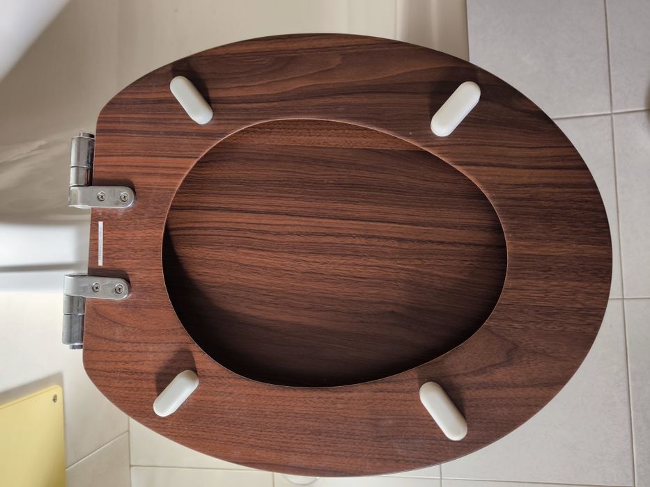 Tampa de sanita Sensea cor nogueira NOVA