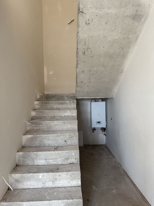 Продам котедж підготовлений під ремонт масив Київський