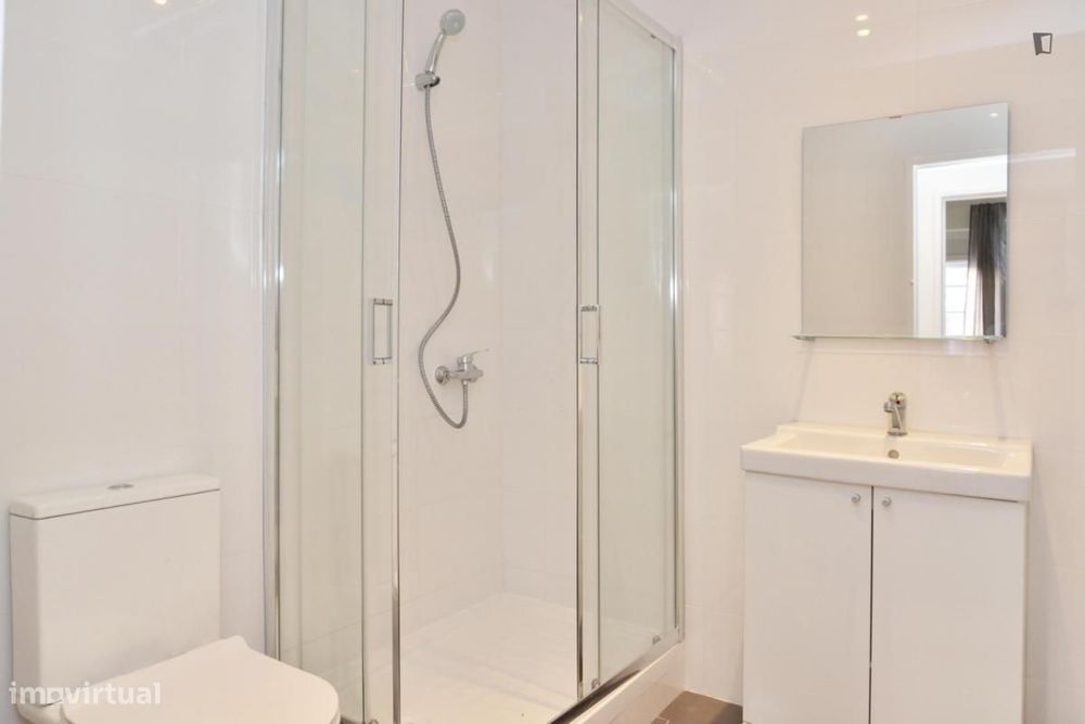 Quarto - localizado em Entrecampos Lisbon