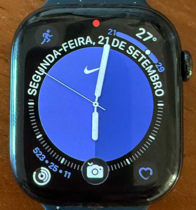 Vendo Apple Watch 10, de 46mm, em Titânio (GPS e celular). Está imaculado, como novo