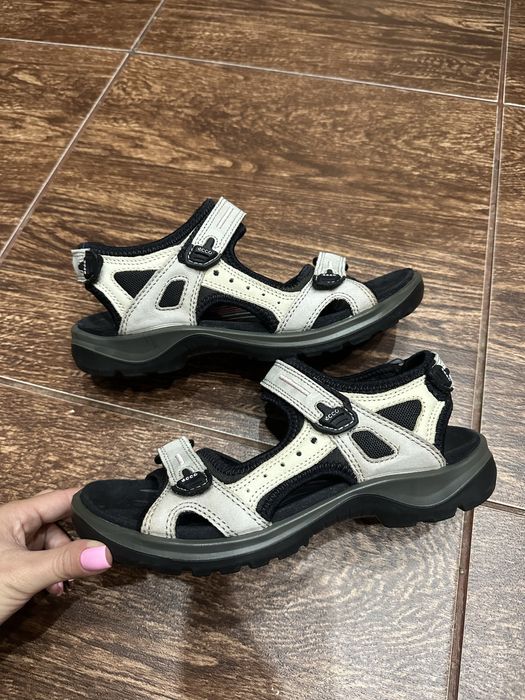 Сандалі ессо р-39