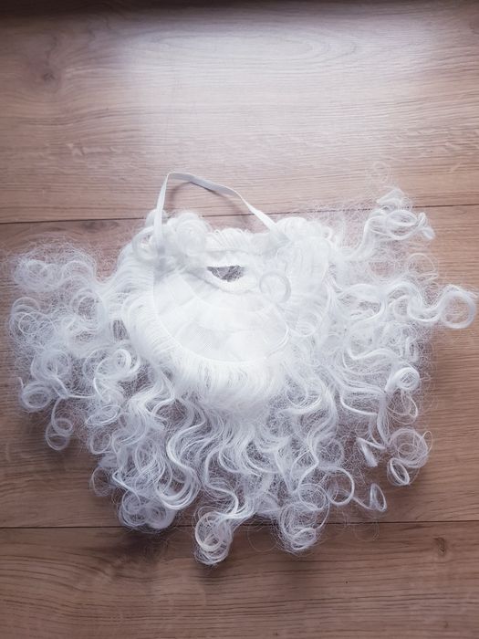 Nowa broda Świętego Mikołaja marki Dealz