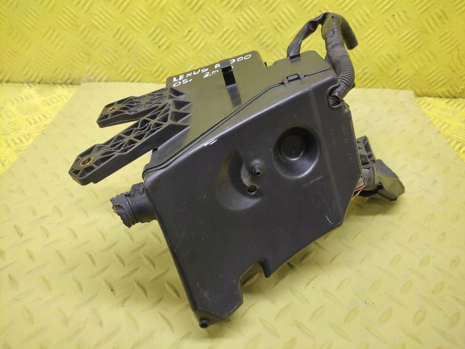 lexus rx300 3.0 v6 skrzynka bezpieczników