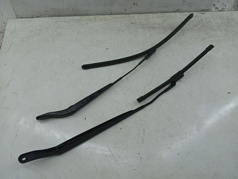 Astes/Escova Limpa Conjunto (2) - PEUGEOT 2008 II (U_) | 19 -