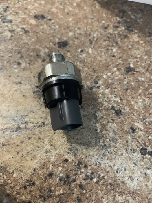 Датчик давления масла honda crv 4 37241RNAA01