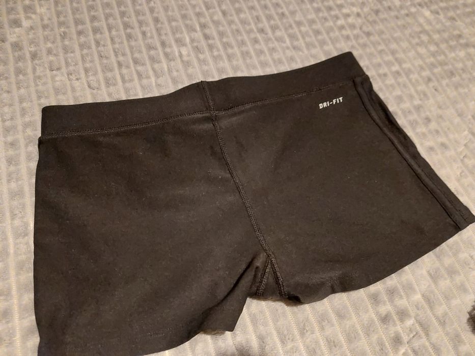 Calções atletismo nike pretos