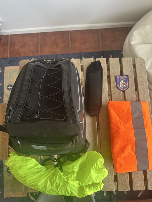 Mochila/Mala Traseira Mota Crivit - Excelente Estado