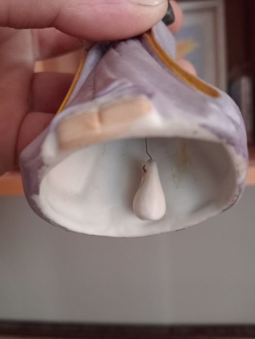 Chinesa de chamada em loiça