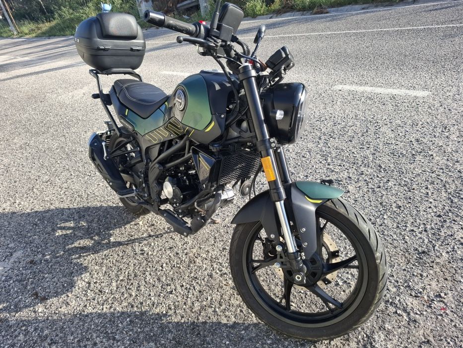 Benelli Leoncino 125