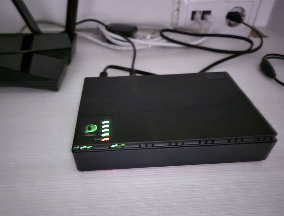 РОЗПРОДАЖ міні упс безперебійник ДБЖ ИБП для роутера DC1018L 14000мАг