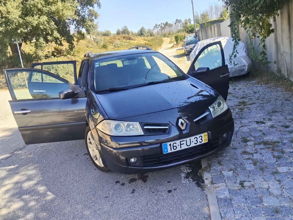 Renault Megane 1.5 dci de 115 CV revisão e distribuição feita..