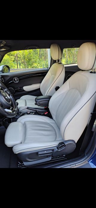 Mini Cooper D 2015 em estado impecável