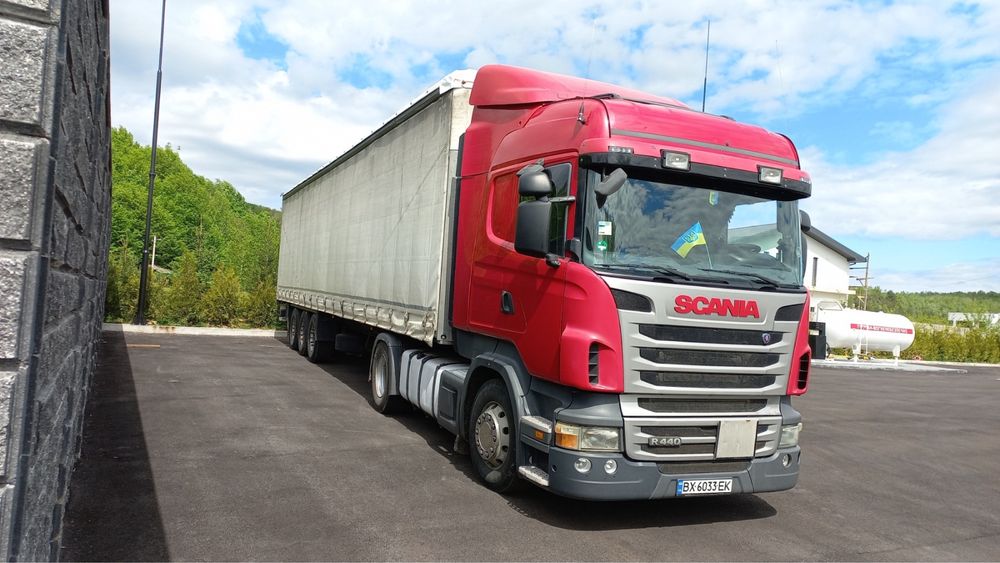 16700за комплект тягач Scania разом із напівпричепом Schmitz