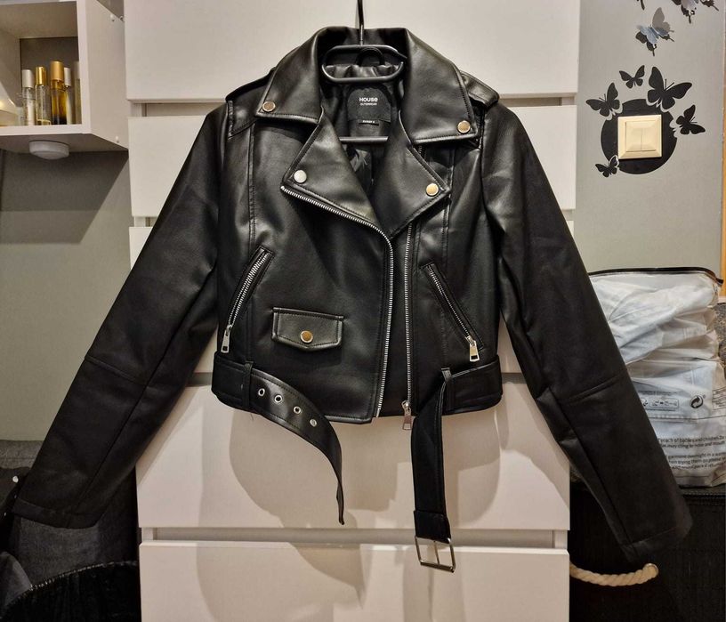 Krótka kurtka biker z paskiem