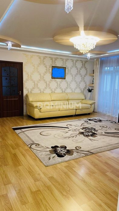 Готова квартира з ремонтом у центрі Виноградова