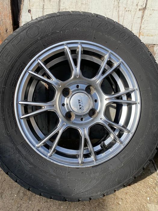 Титановые диски R13  4*100 с летней резиной