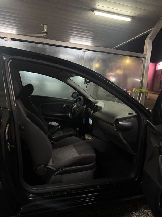 Carrinha Seat Ibiza 6L preta 2008