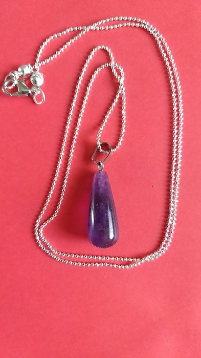 Wisiorek z ametystu.