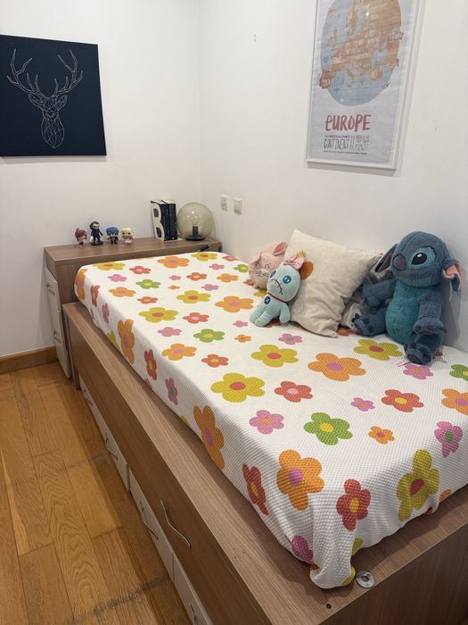 Cama de solteiro dupla