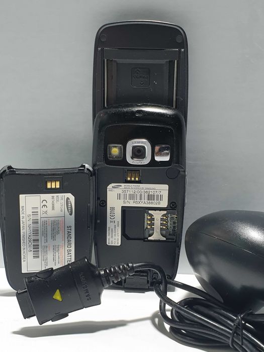 телефон samsung   d600  зарядне