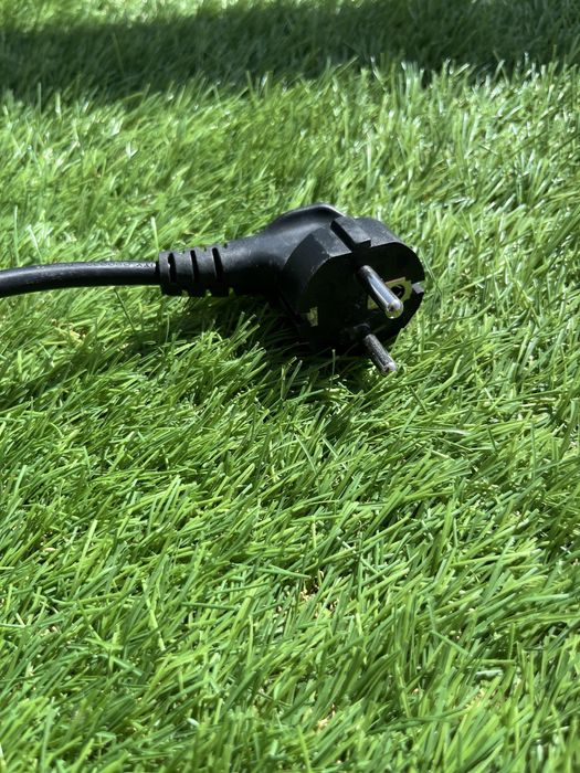 Cabo Alimentação Schuko - 2x IEC C13 3 pinos femea