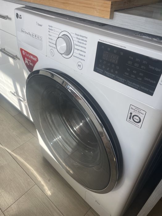 Máquina de Lavar Roupa LG 9kg - Inverter Direct Drive (TurboWash & Steam)