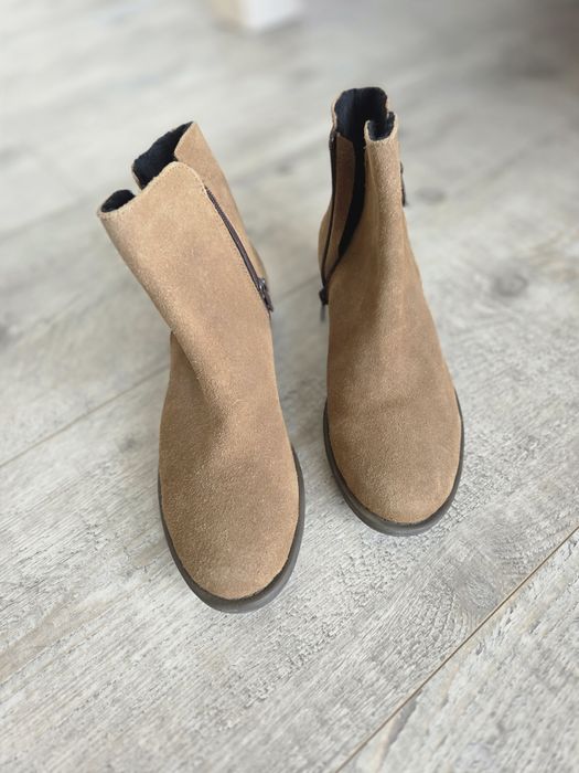Botki zamszowe r. 39 nowe Cleve