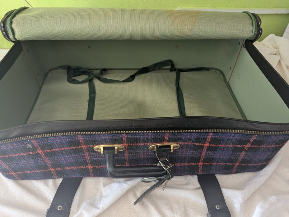 DDR, PRL, stara niemiecka walizka w karate VEB,NRD, oryginalny kufer