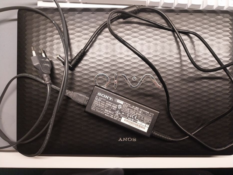 Laptop Sony Vaio VPCEH2J1E