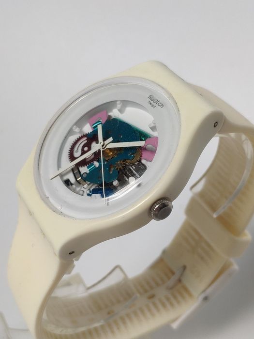 Годинник швейцарський SWATCH