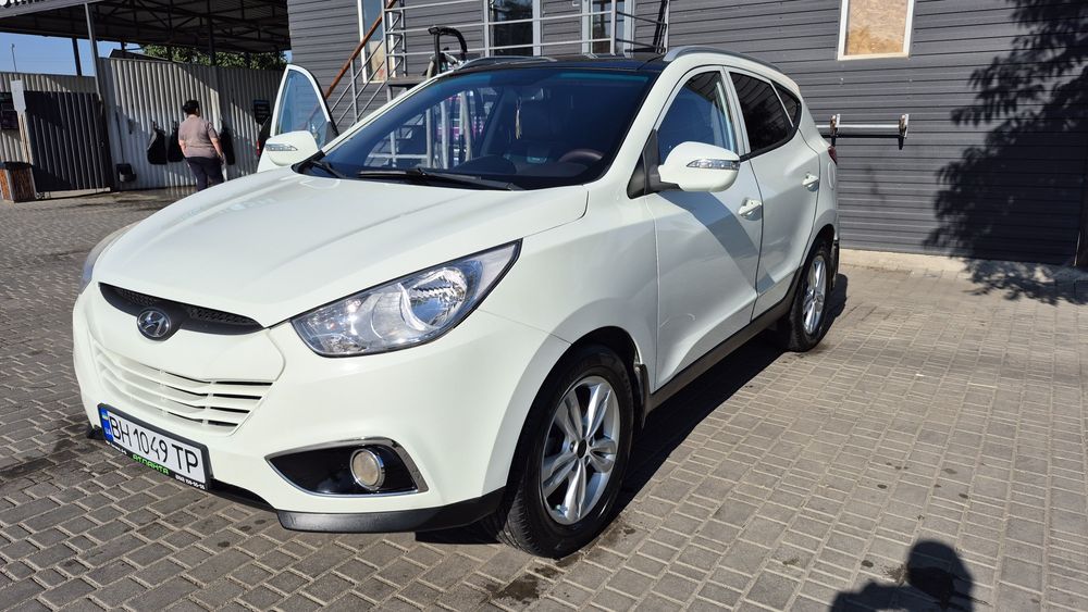 Hyundai TUCSON 2011року