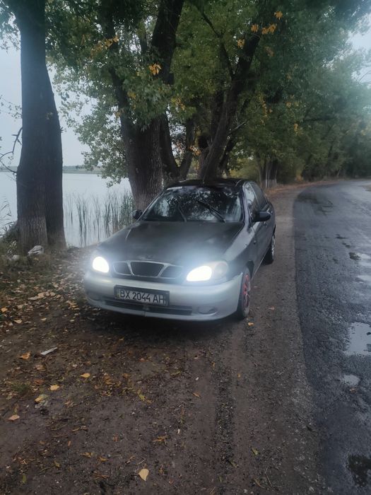 автомобіль ланос