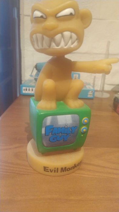 Vendo figuras Simpsons e Family Guy