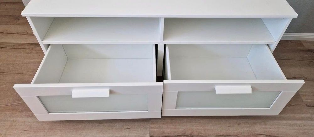 Móvel tv Brimnes branco 120x41x53 + placa de vidro cm otimo estado