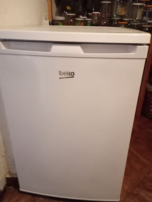 Lodówka Beko TSE1423N