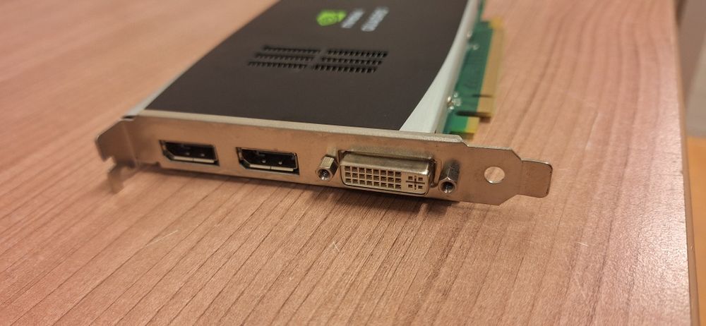 Karta graficzna NVidia FX1800
