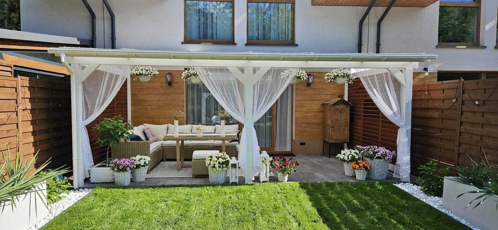 wiata ogrodowa deseczki konstrukcja wiata garażowa drewniana zadaszenie tarasu żaluzje pawilon ogrodowy altana BSH poliwęglan pergola pergola ruchome