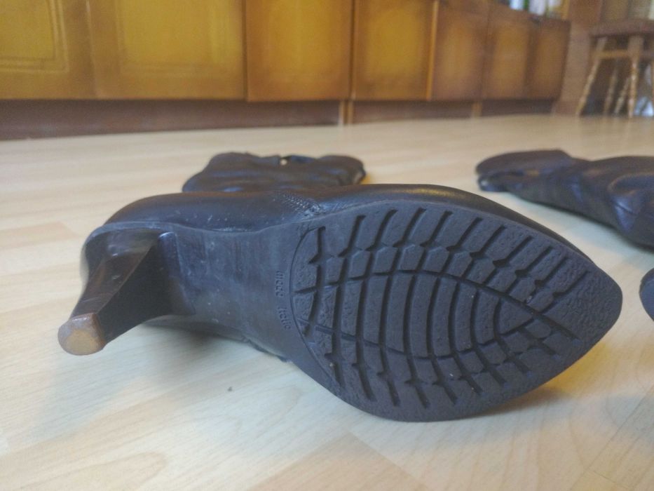 Продам женские зимние сапоги