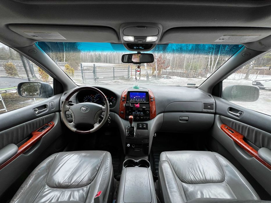 Toyota Sienna   XLE AWD Limited 3,5 V6