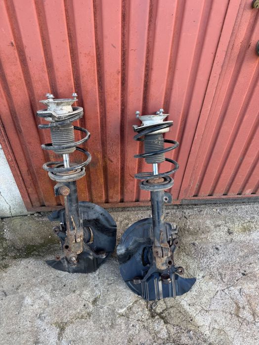 Vendo mangas de eixo BMW e46 com amortecedores incluídos