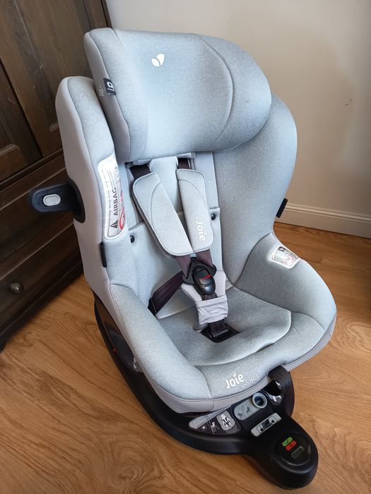 Fotelik samochodowy obrotowy i-Spin 360 E