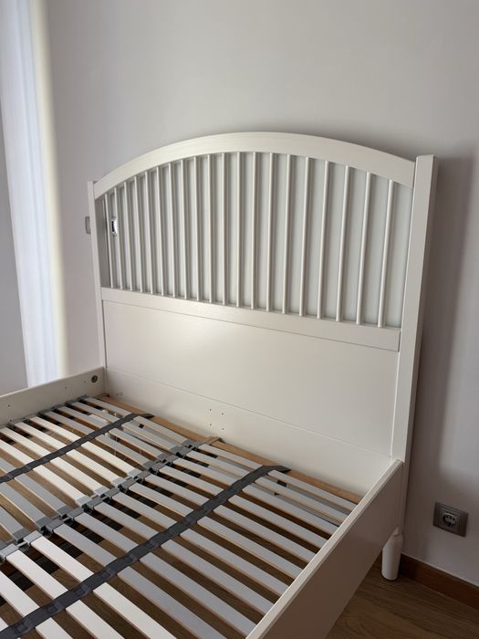 Cama Ikea - Muito bom Estado.