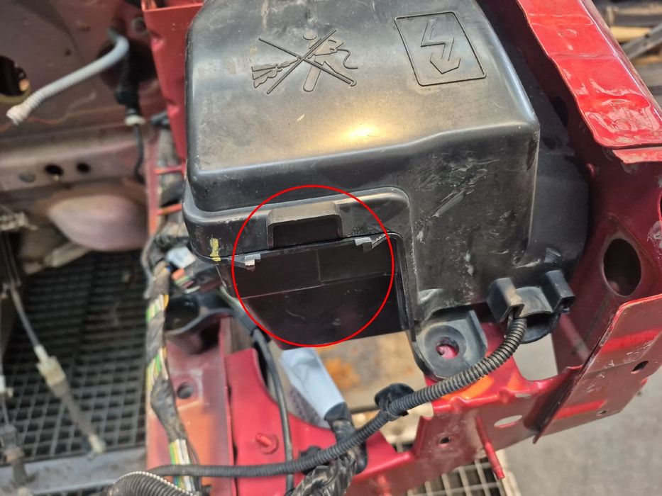 Caixa fusíveis / SAM / BSI RENAULT Clio IV Grandtour (KH_)