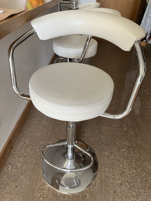 Bancos altos cozinha