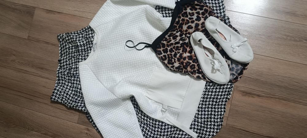 Класний одяг пакетом