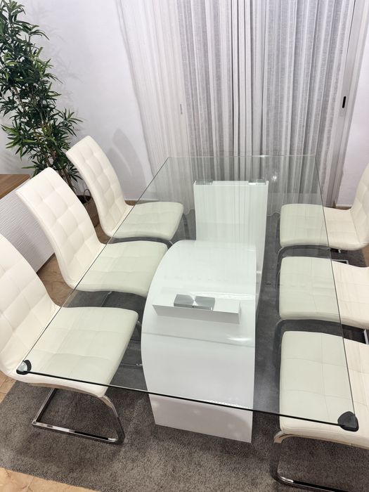 Conjunto Mesa e 6 Cadeiras