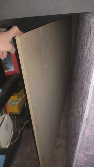 Cama de casal mas pequena ou grande de solteiro