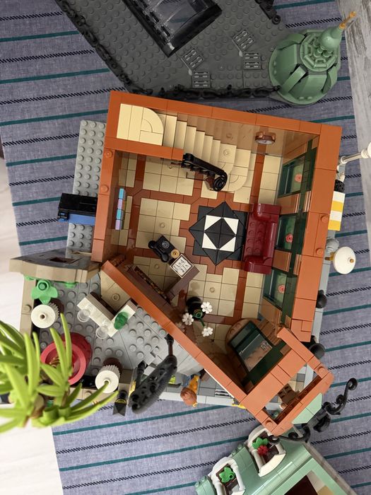 Конструктор LEGO Icons Бутік-готель 10297