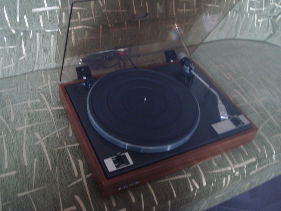 Продам проигрыватель пластинок Kenwood