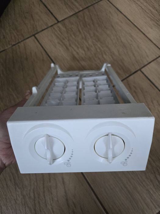 Kostkarka do lodu Samsung